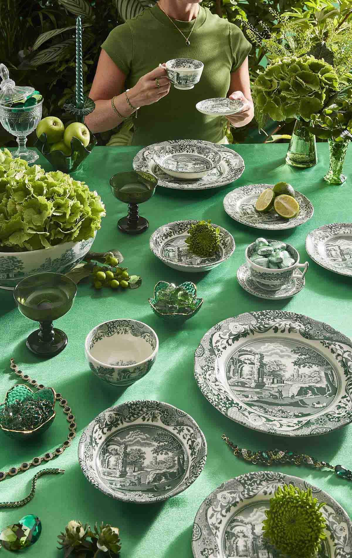 Heritage Green Italian 12 Piece Set image number null